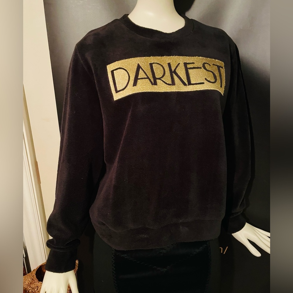 AmenPapa brand pullover sweater Sz L but fits like a M